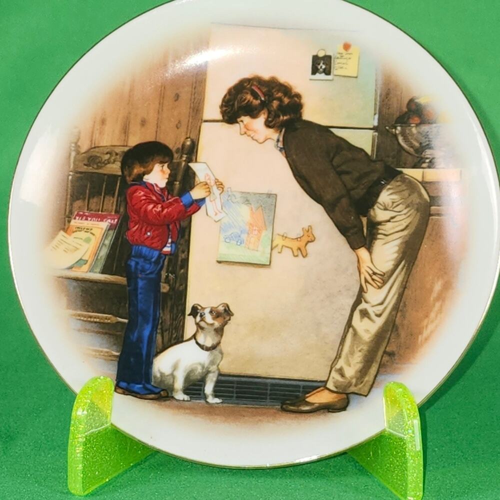 1985 Avon Mother’s Day Plate – Tom Newsome – 22K Gold Trim – Vintage
